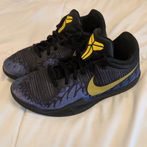 Nike Youth Mamba Rage Basketball Shoes - Black/Yel